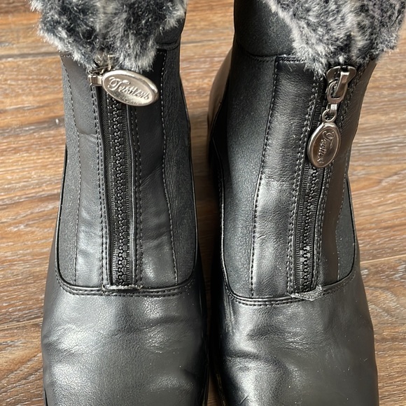 Trotters boots size 8. - Picture 2 of 4